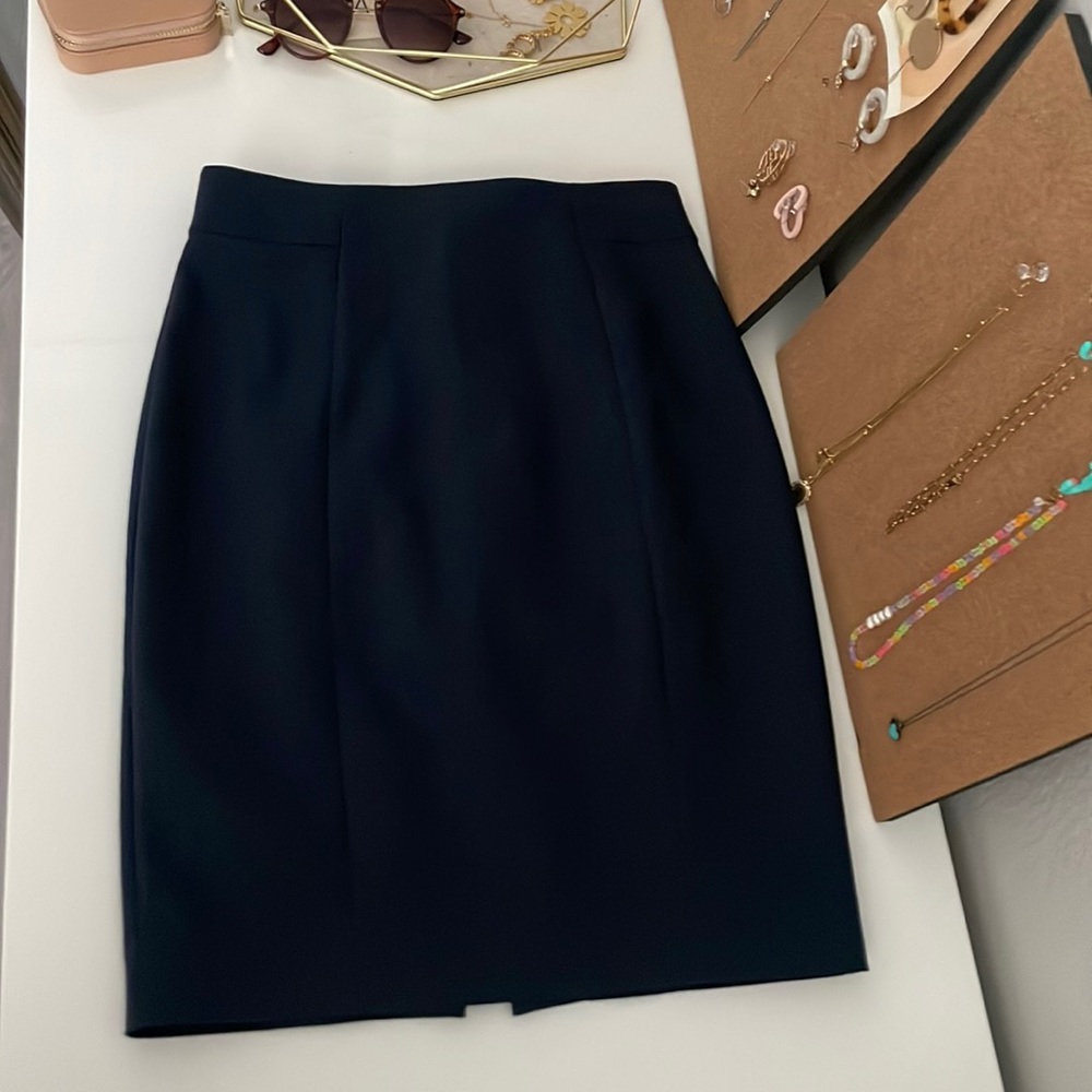 Flattering a line pencil skirt navy blue size 4